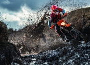 熊猫体育世界杯-泰国队碾压日本队，郑思维关键制胜，一场改写亚洲羽坛格局的经典之战