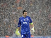 熊猫体育app-赛道与绿茵的交错，突尼斯如何以F1战术思维压制皇马