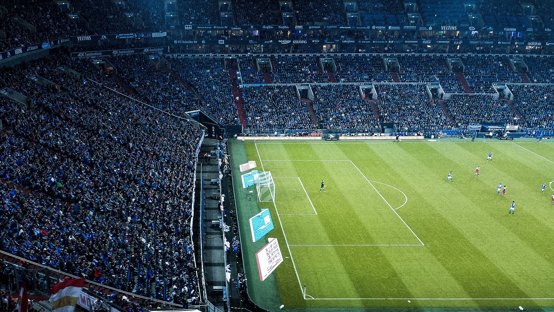 赛道之外，当F1争冠焦点遇上世界杯的秘鲁式防守