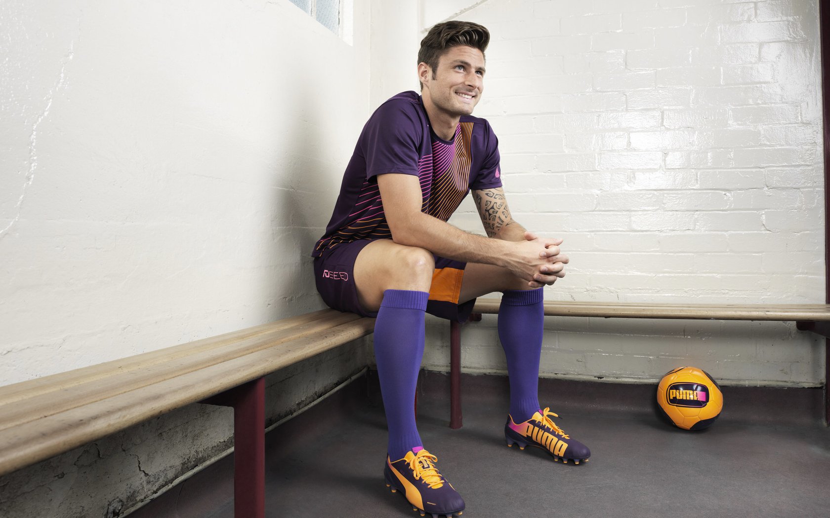 马丁内利统治全场，哥伦比亚力克比利时书写南美足球新篇章